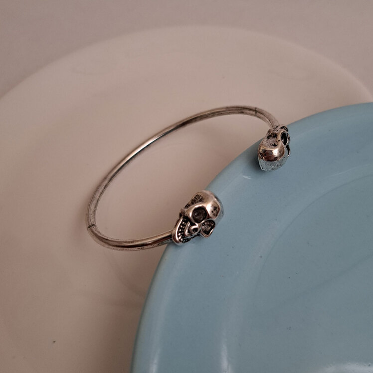 دستبند اسکلت 