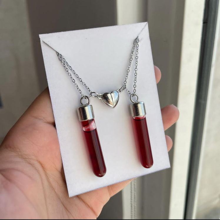 گردنبند ست شیشه خون قلب مگنتی 