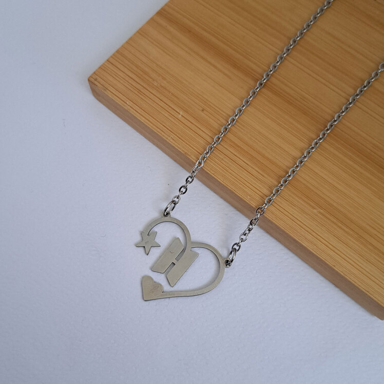 گردنبند مدل قلب بی تی اس 