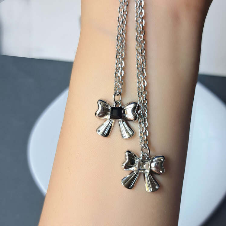 گردنبند پاپیونی نگینی