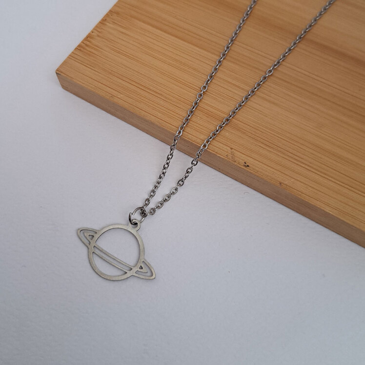 گردنبند مدل سیاره زحل