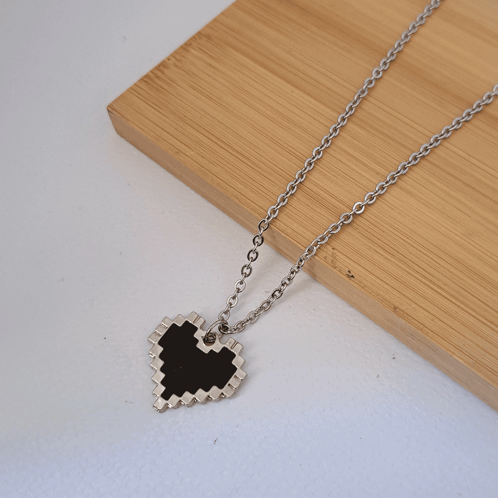 گردنبند مدل قلب پیکسلی