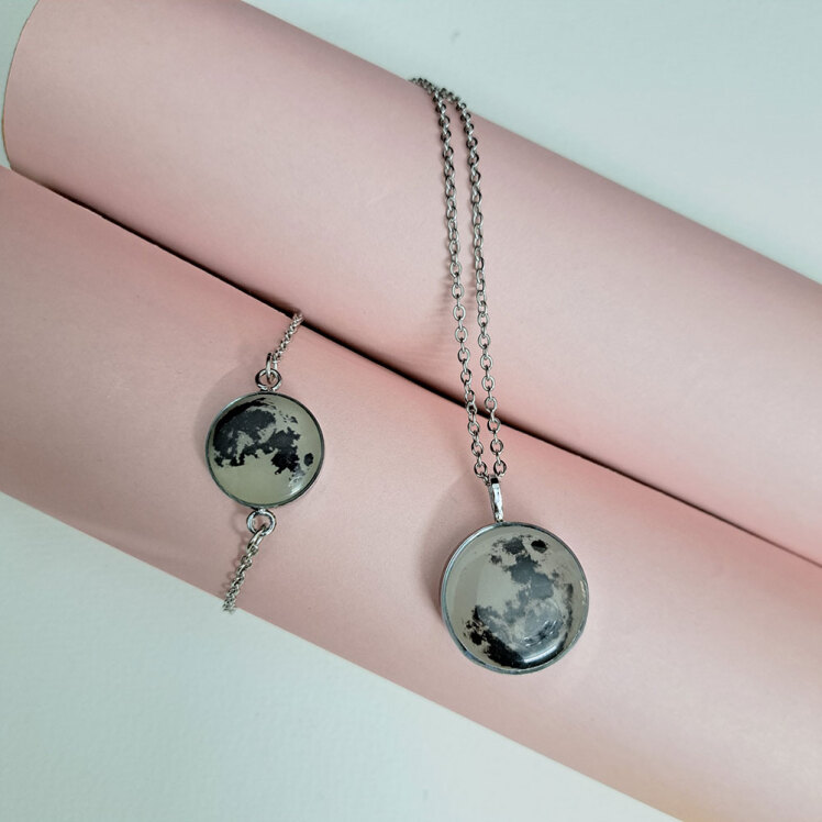 گردنبند و دستبند ماه شب تاب ( تک و ست )