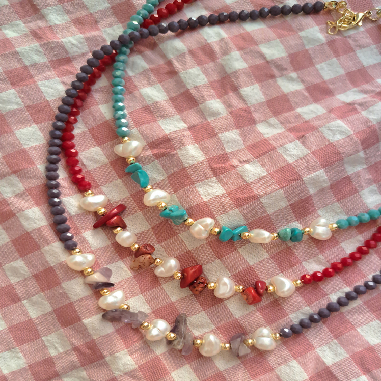 گردنبند سنگی رنگی