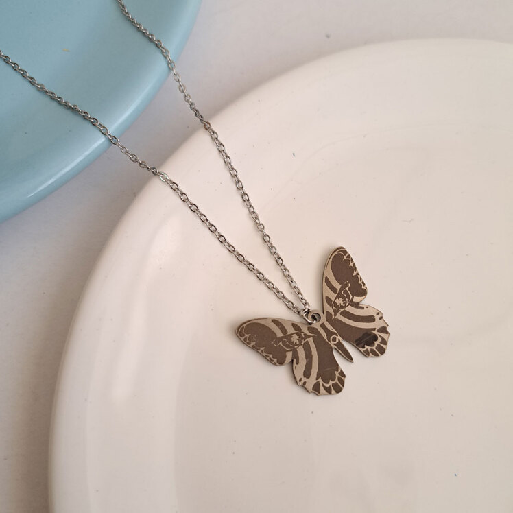 گردنبند مدل پروانه