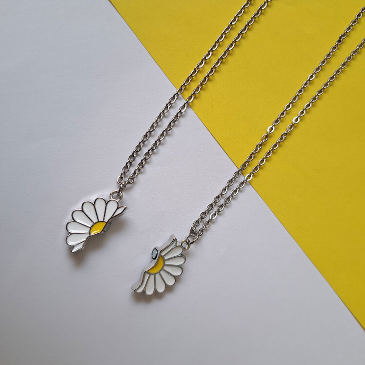 گردنبند ست مگنتی گل بابونه