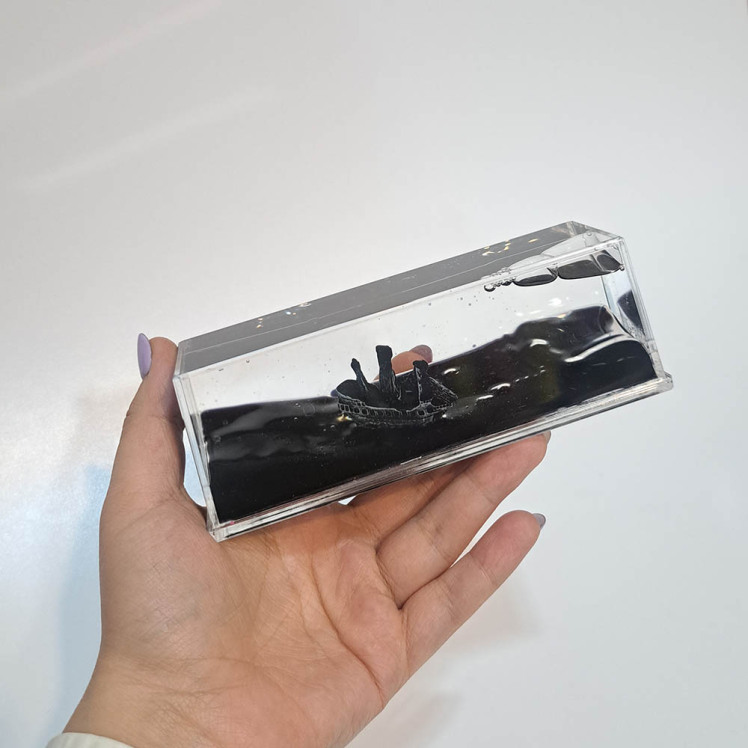 دکوری کشتی غرق نشو مشکی