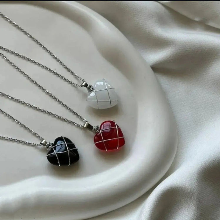 گردنبند قلب سیمی 