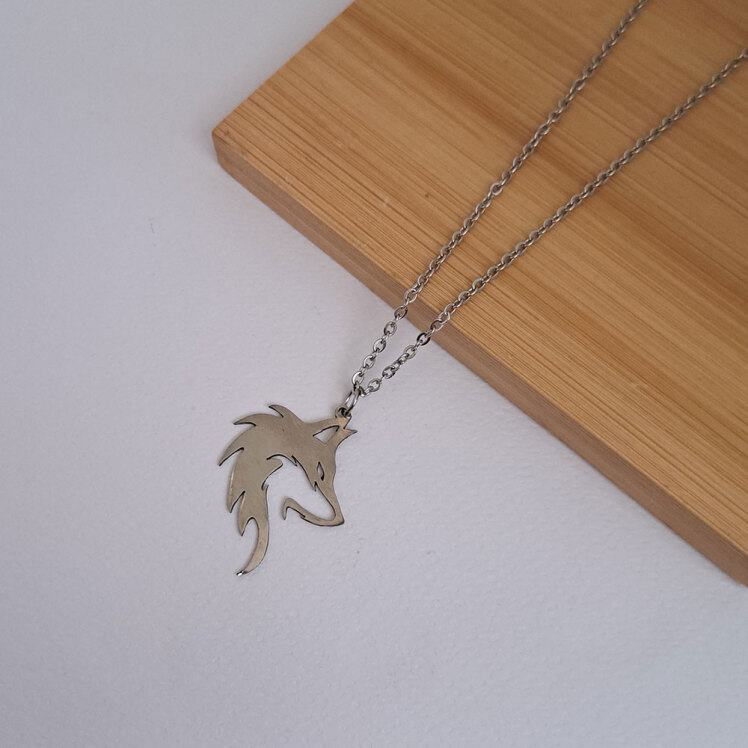 گردنبند مدل گرگ نیم رخ