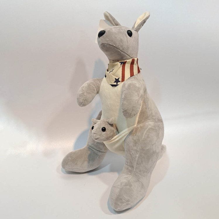 عروسک پولیشی کانگورو با بچه