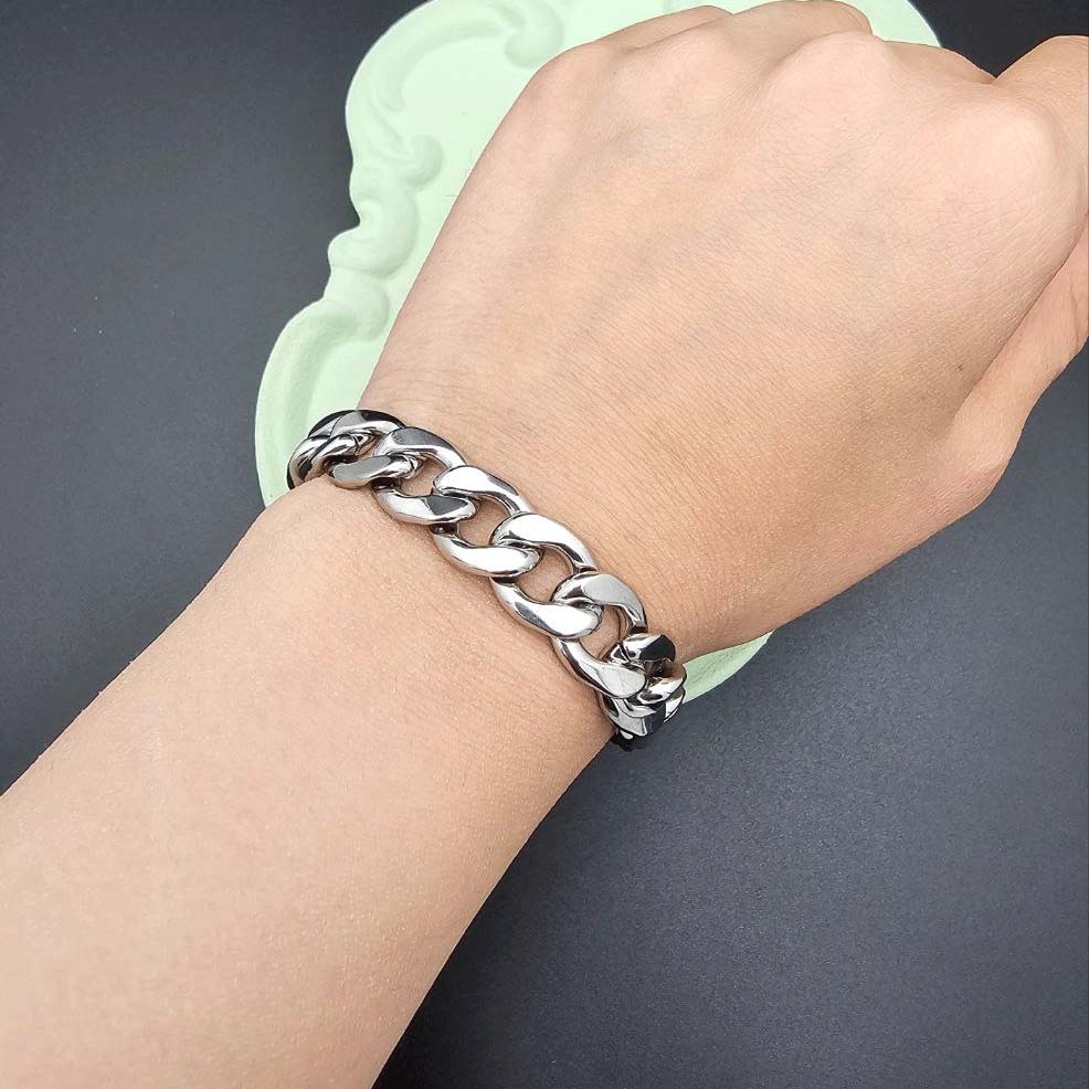  دستبند کارتیر ضخیم نقره ای 