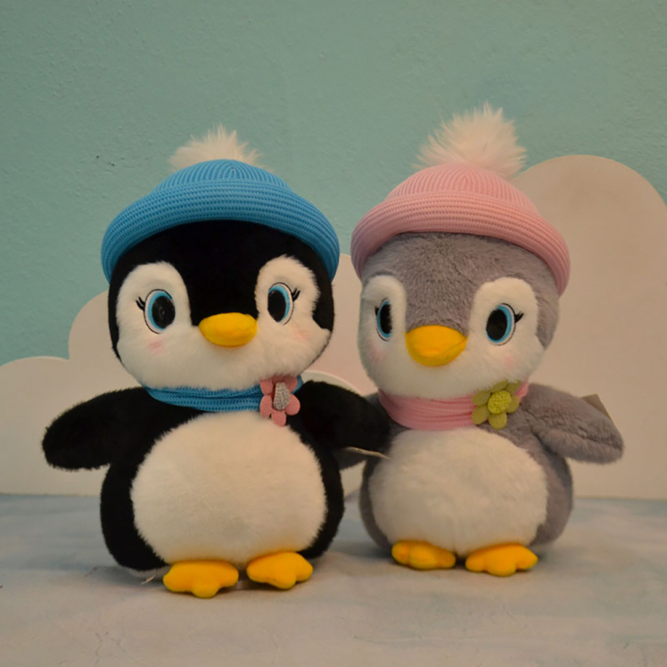 عروسک پنگوئن کلاه دار 