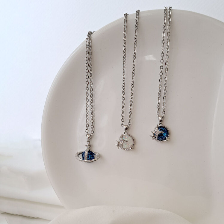 گردنبند مینیمال کهکشان