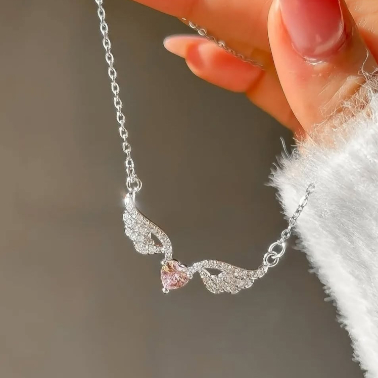 گردنبند جواهری قلب بالدار