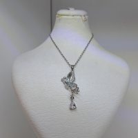 گردنبند جواهری طرح پروانه