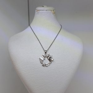 گردنبند جواهری طرح پروانه و تاج